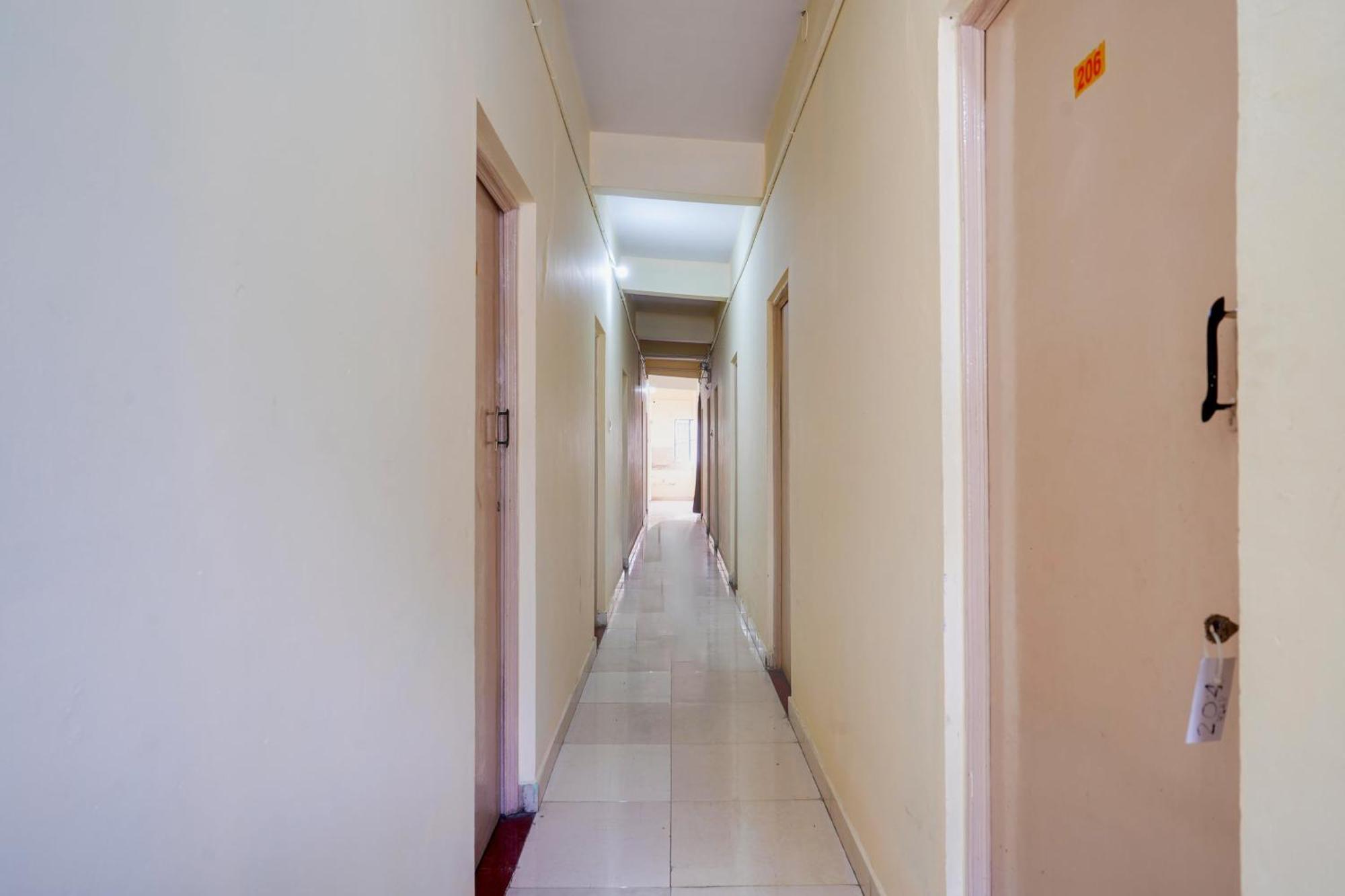 Super Townhouse Marathahalli Near Klm Fashion Mall Bangalore Exterior photo